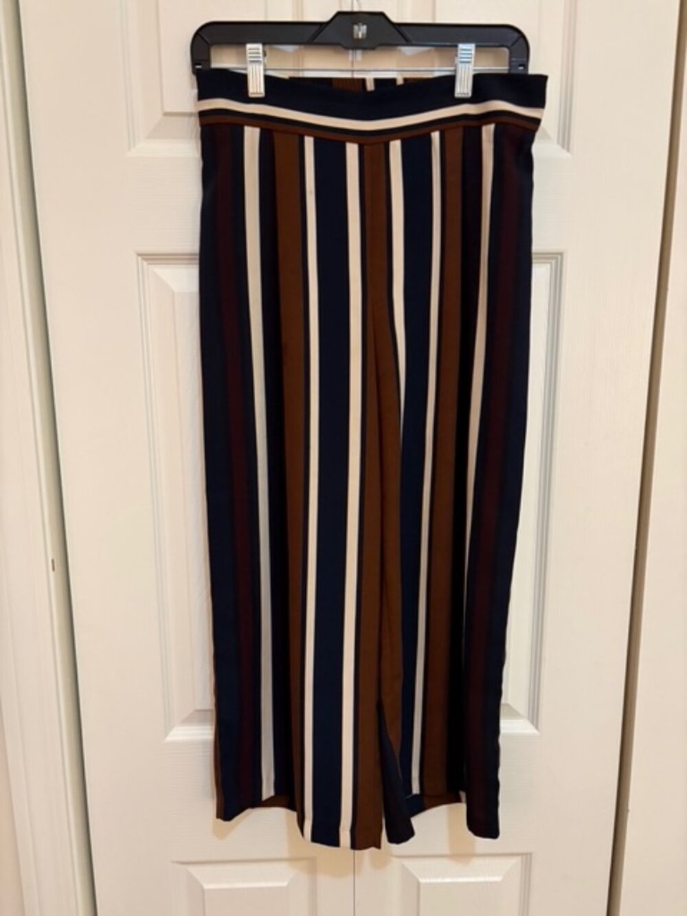 Cynthia Rowley stripe pull on 3/4 pants